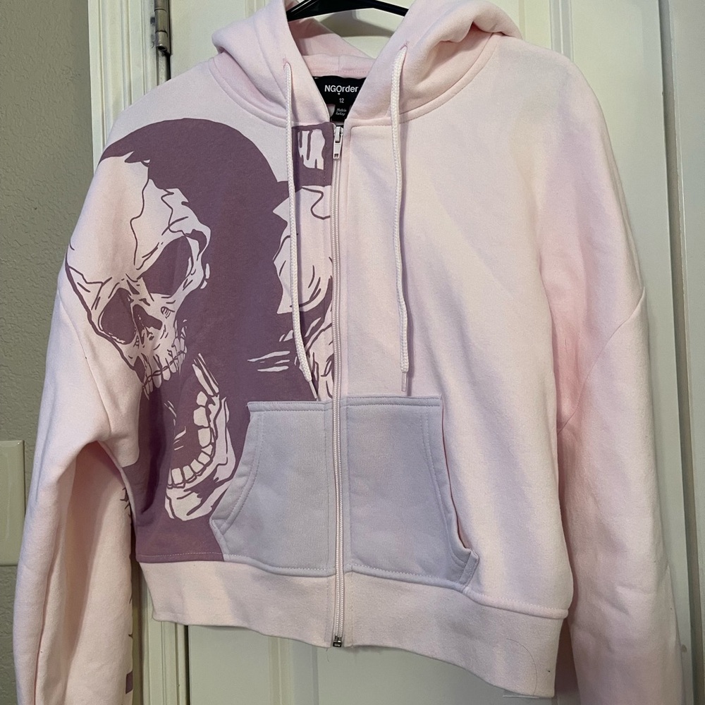 Cute skull pink cropped hoodie